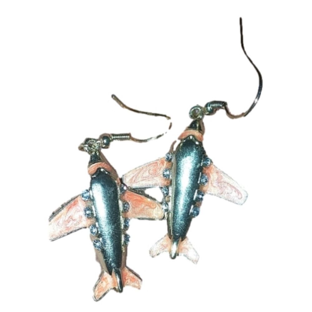 Super cute airplane earrings